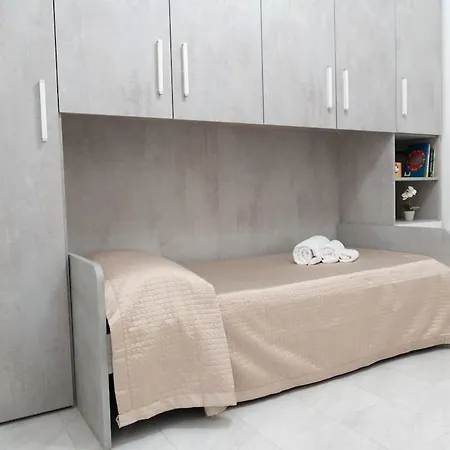 Appartement Casa Mondy - Centre Cagliari, 2 Bedrooms, Ac, Sleeps 5 *