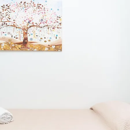 Casa Mondy - Centre Cagliari, 2 Bedrooms, Ac, Sleeps 5 * Κάλιαρι
