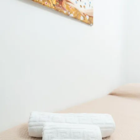 Appartement Casa Mondy - Centre Cagliari, 2 Bedrooms, Ac, Sleeps 5