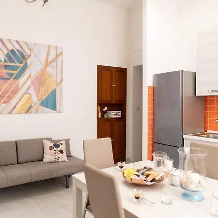 Διαμέρισμα Casa Mondy - Centre Cagliari, 2 Bedrooms, Ac, Sleeps 5 *