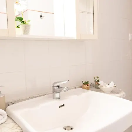 Casa Mondy - Centre Cagliari, 2 Bedrooms, Ac, Sleeps 5 Appartement *