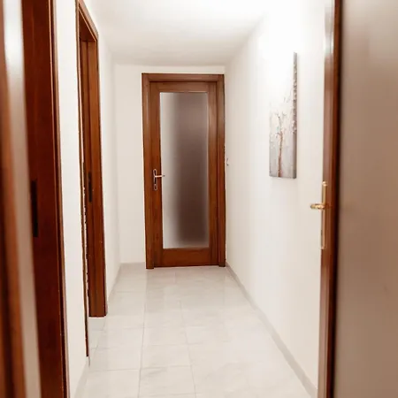 Casa Mondy - Centre Cagliari, 2 Bedrooms, Ac, Sleeps 5 Cagliari